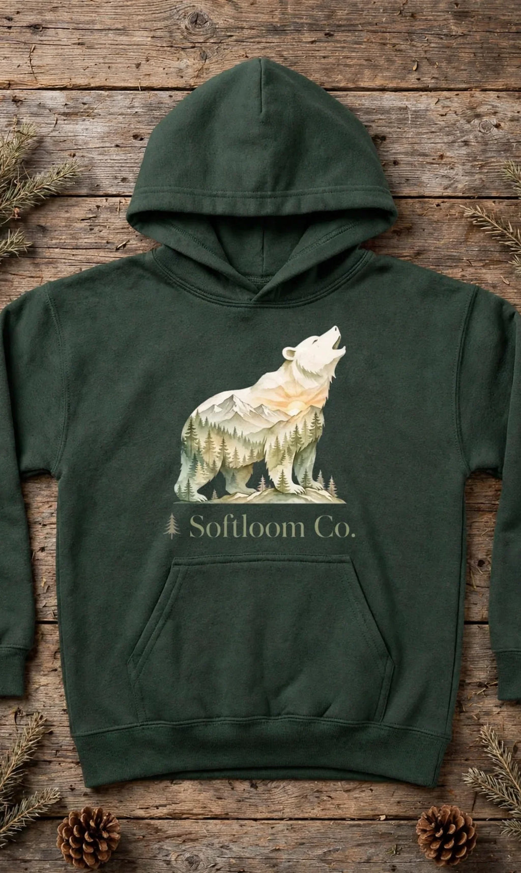 Hoodie jeunesse ours hurleur vert forêt à plat sur bois